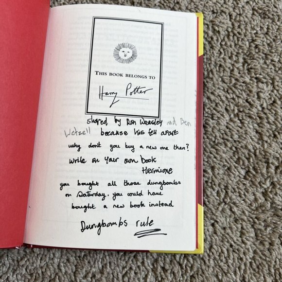 Harry Potter Boxed Set: Library of Hogwarts - Fantastic Beasts & Quidditch HC - Picture 9 of 13